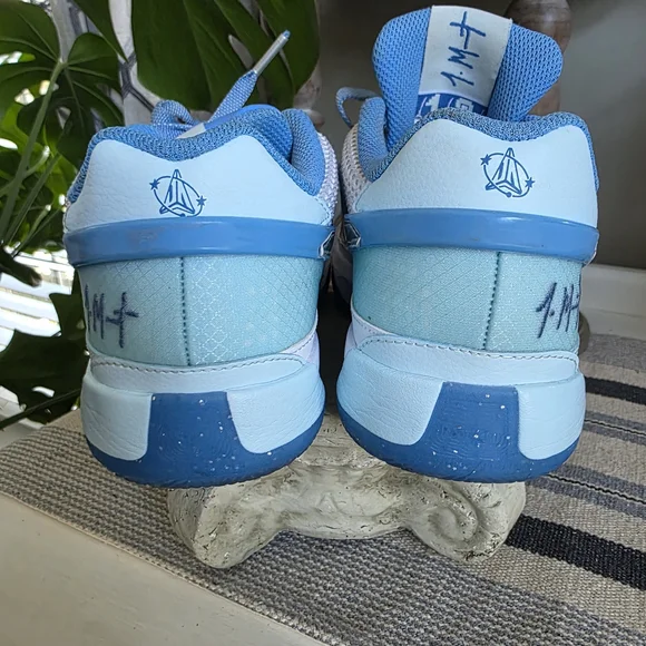 Nike Ja Se 1 Kids Blue and Silver Sneakers Size 6.5 - Picture 4 of 10